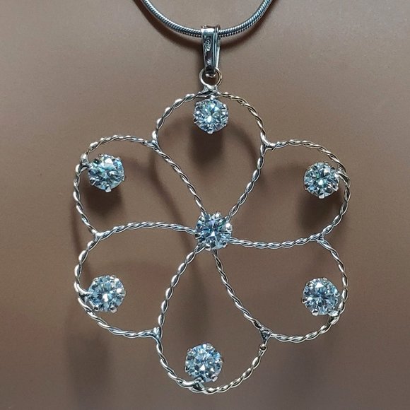 18K Solid White Gold with Moissanite 4mm X 7 D- FL - Picture 3 of 5